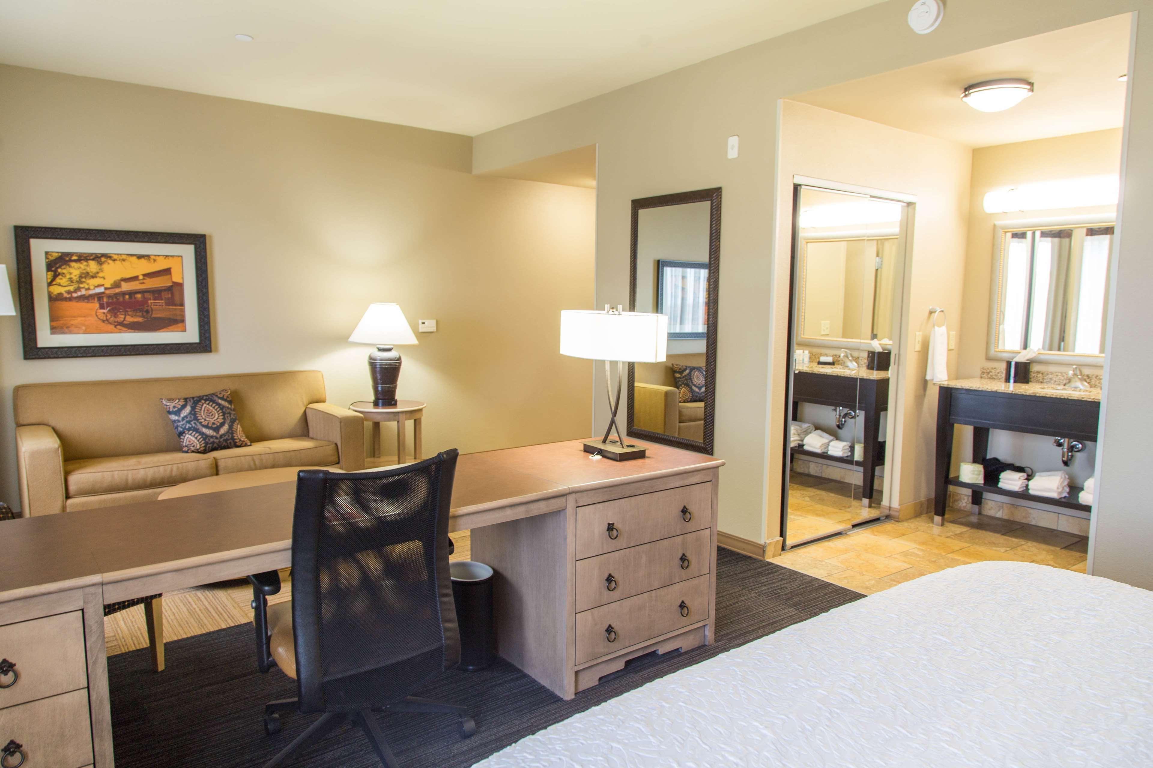 Hampton Inn & Suites Dodge City Boot Hill Casino מראה חיצוני תמונה