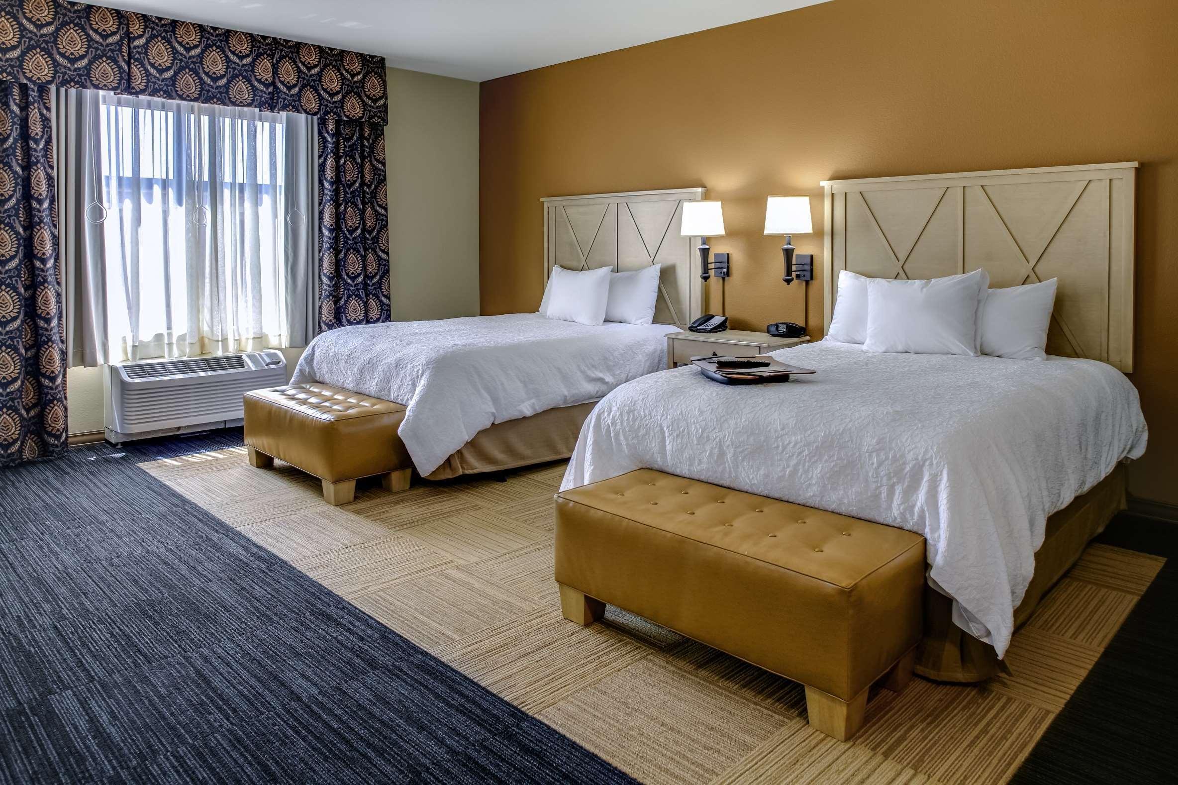Hampton Inn & Suites Dodge City Boot Hill Casino מראה חיצוני תמונה