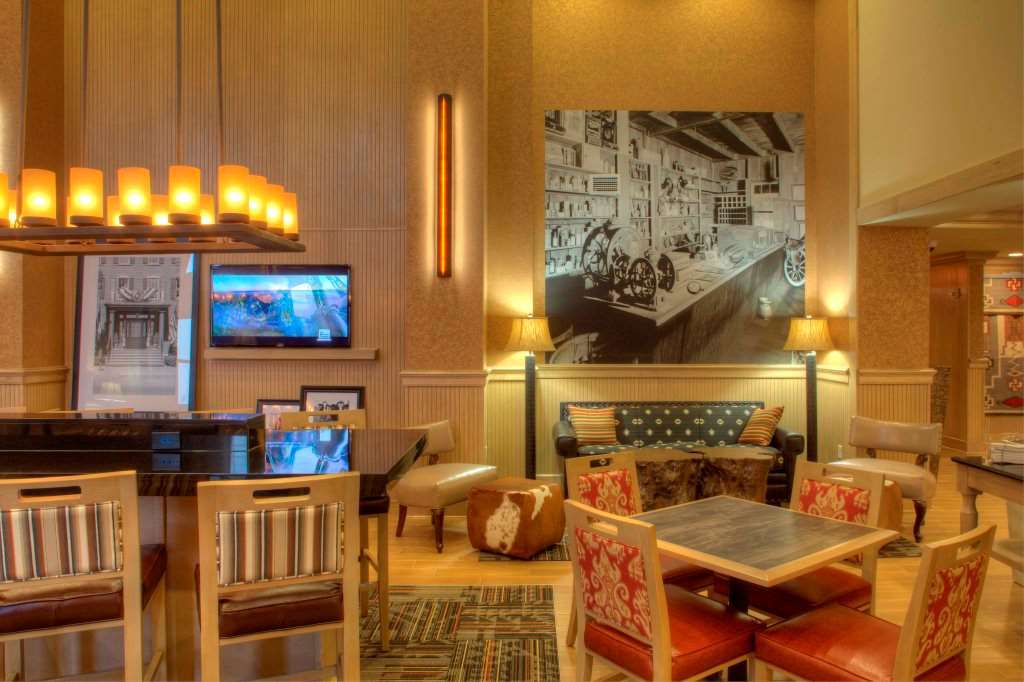 Hampton Inn & Suites Dodge City Boot Hill Casino מראה פנימי תמונה